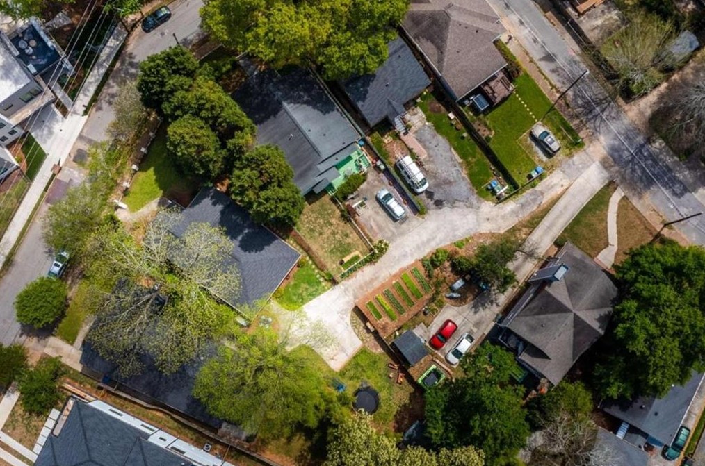 20 Walthall St, Atlanta GA  30307-2623 exterior