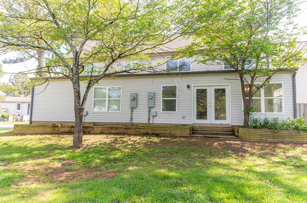 255 Country Club Dr, Jonesboro GA  30238-5751 exterior