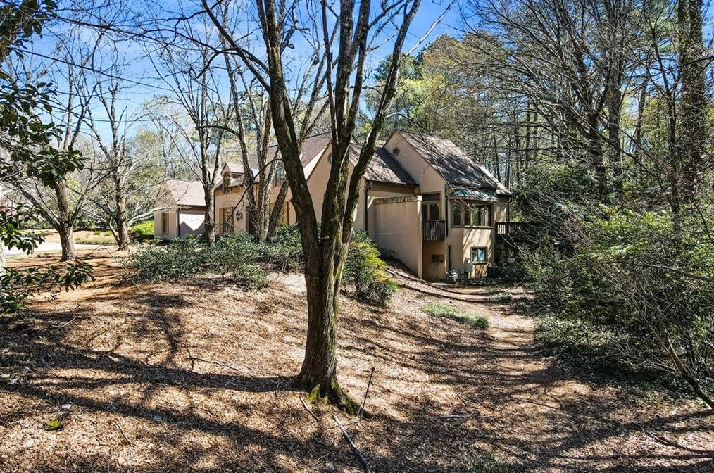 100 Wilderbluff Ct, Atlanta GA  30328-1147 exterior