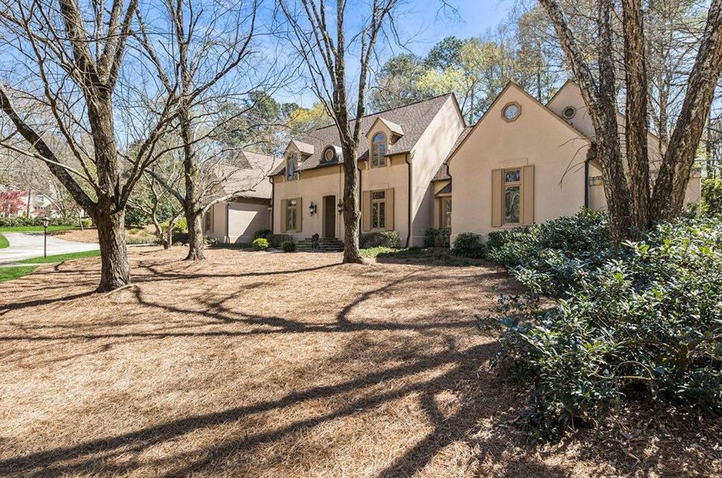 100 Wilderbluff Ct, Atlanta GA  30328-1147 exterior