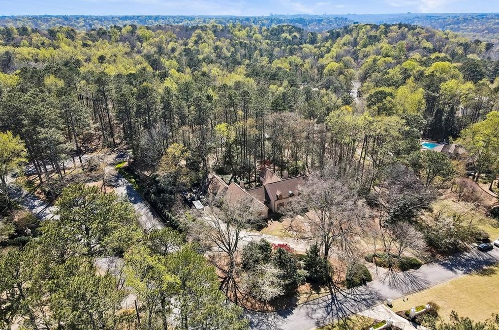 100 Wilderbluff Ct, Atlanta GA  30328-1147 exterior
