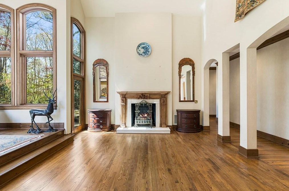 100 Wilderbluff Ct, Atlanta GA  30328-1147 exterior