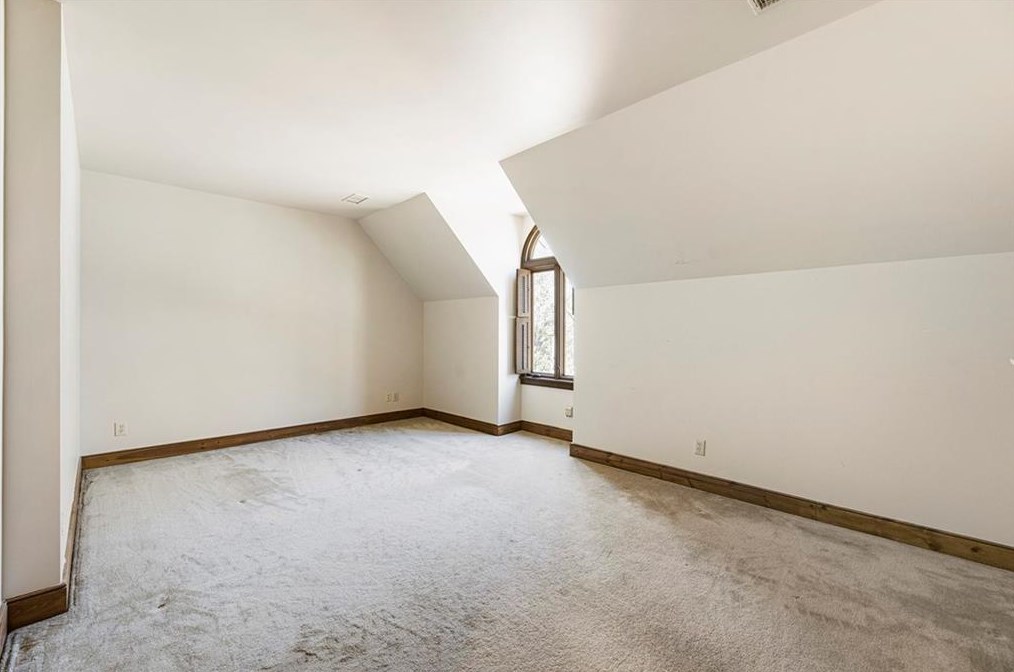 100 Wilderbluff Ct, Atlanta GA  30328-1147 exterior