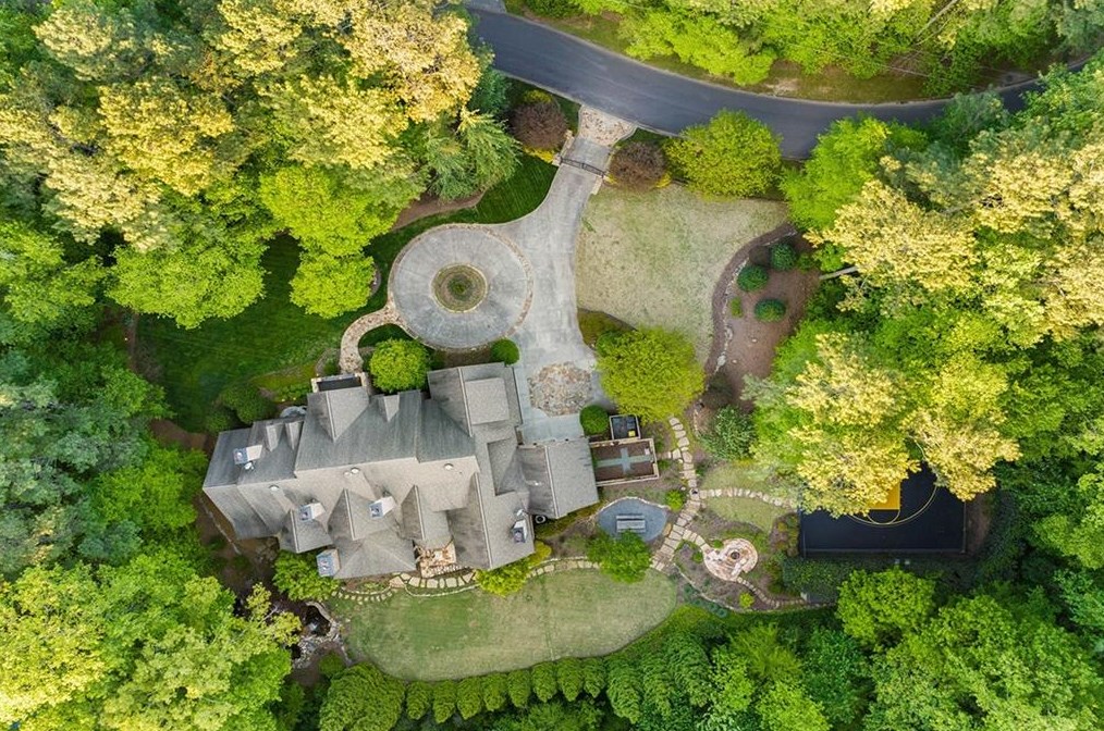 5790 Winterthur Ln, Atlanta GA  30328-4624 exterior