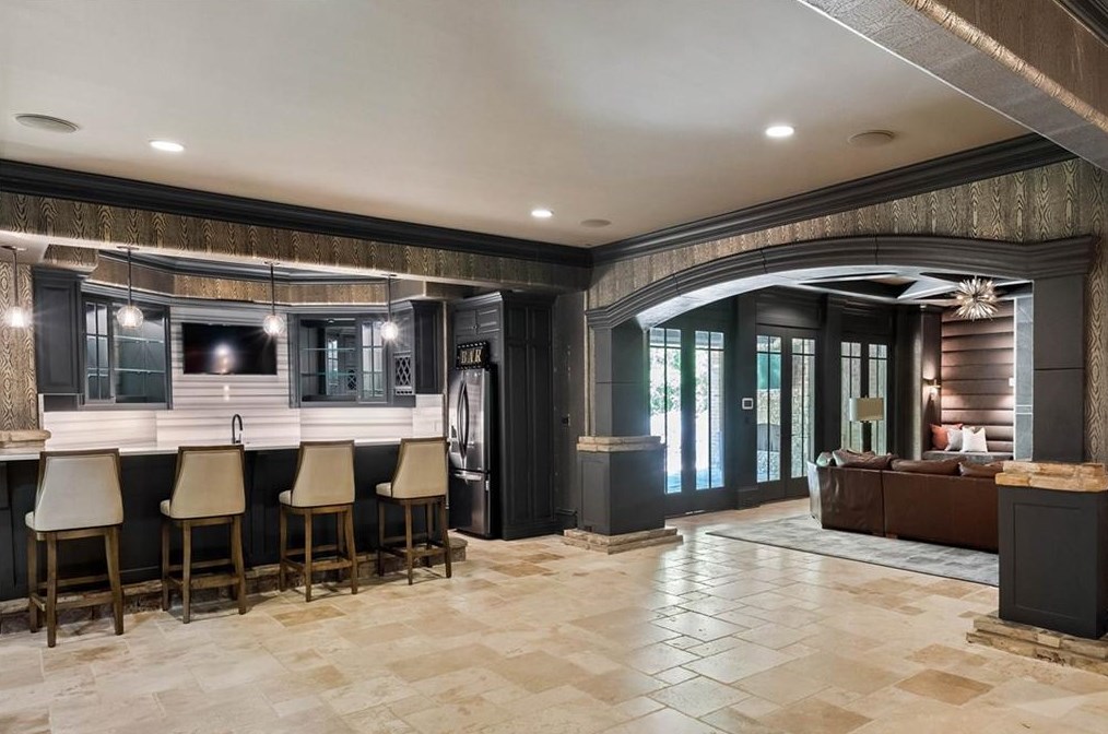 5790 Winterthur Ln, Atlanta GA  30328-4624 exterior