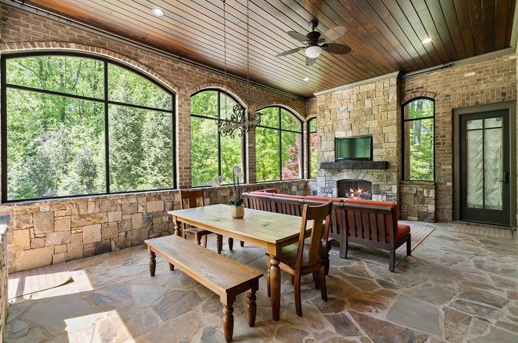 5790 Winterthur Ln, Atlanta GA  30328-4624 exterior