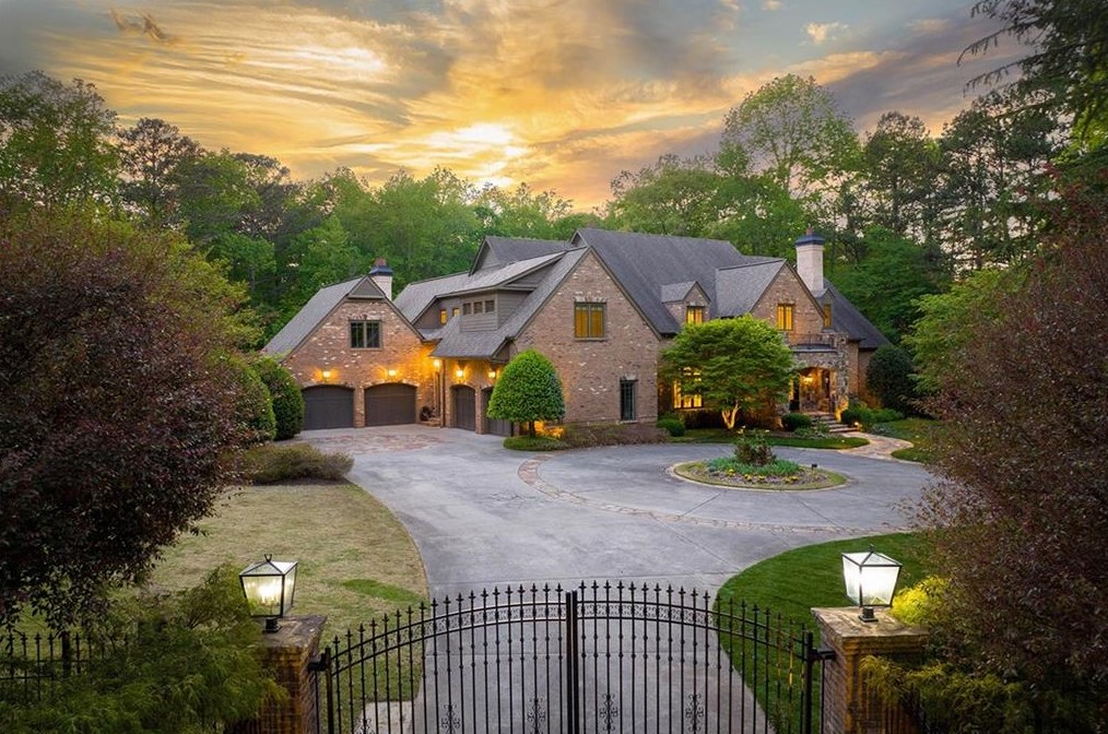 5790 Winterthur Ln, Atlanta GA  30328-4624 exterior