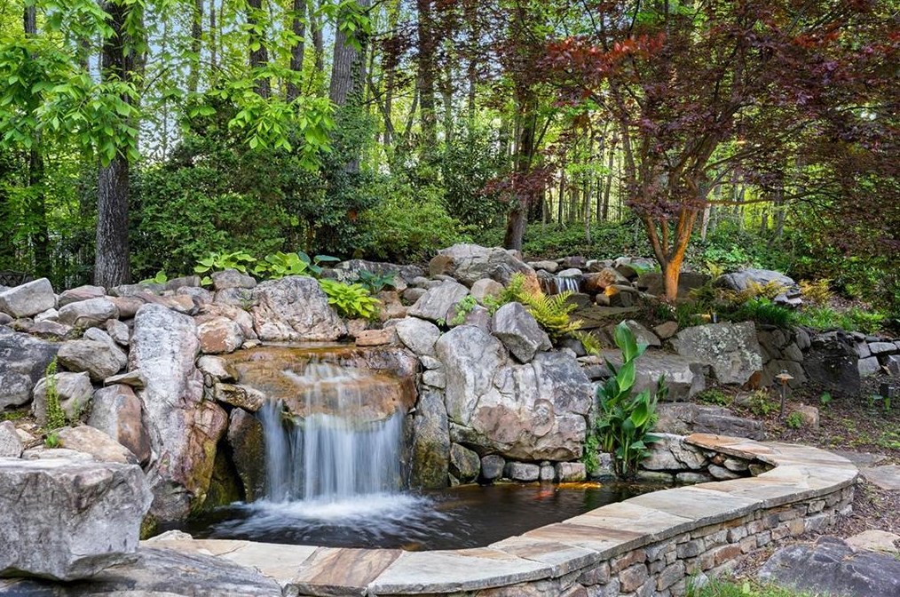 5790 Winterthur Ln, Atlanta GA  30328-4624 exterior