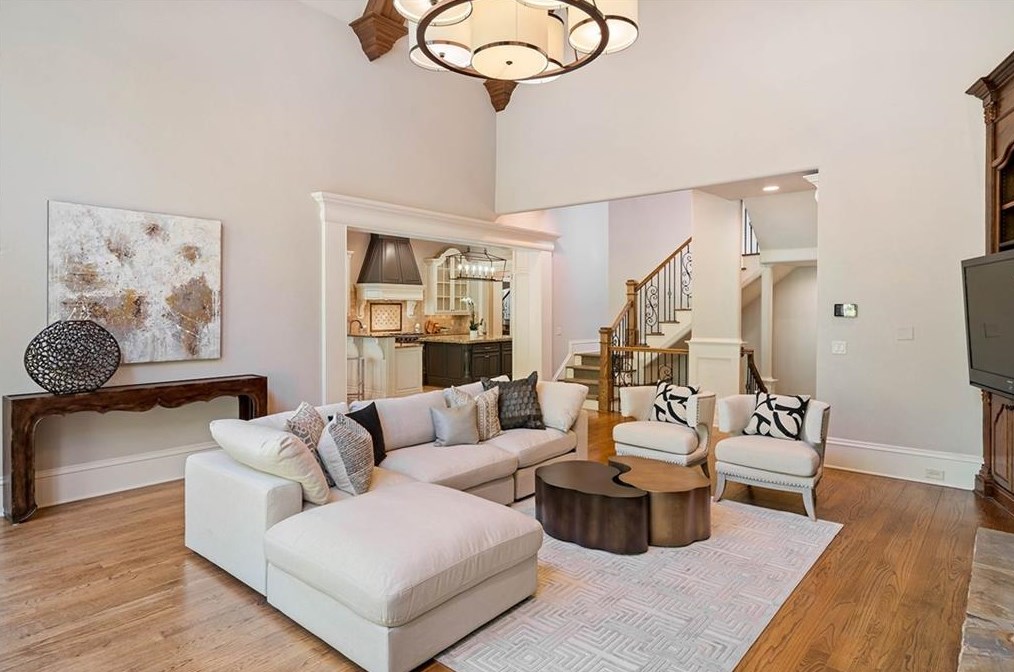5790 Winterthur Ln, Atlanta GA  30328-4624 exterior