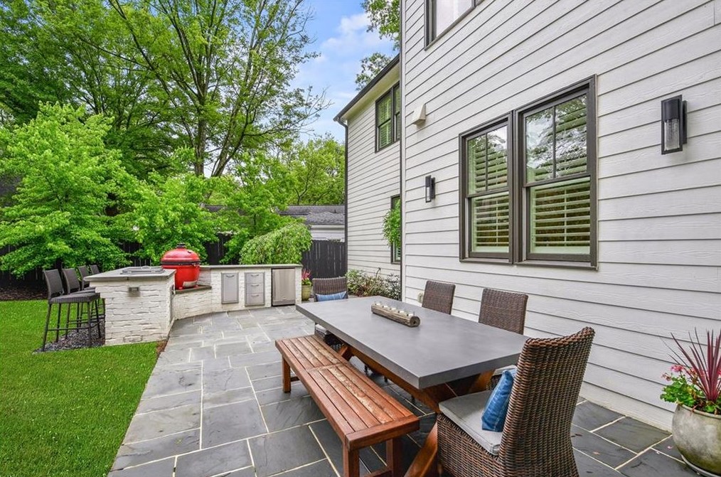 408 Woodhaven Dr, Decatur GA  30030-1648 exterior