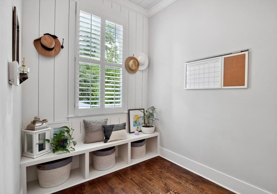 408 Woodhaven Dr, Decatur GA  30030-1648 exterior