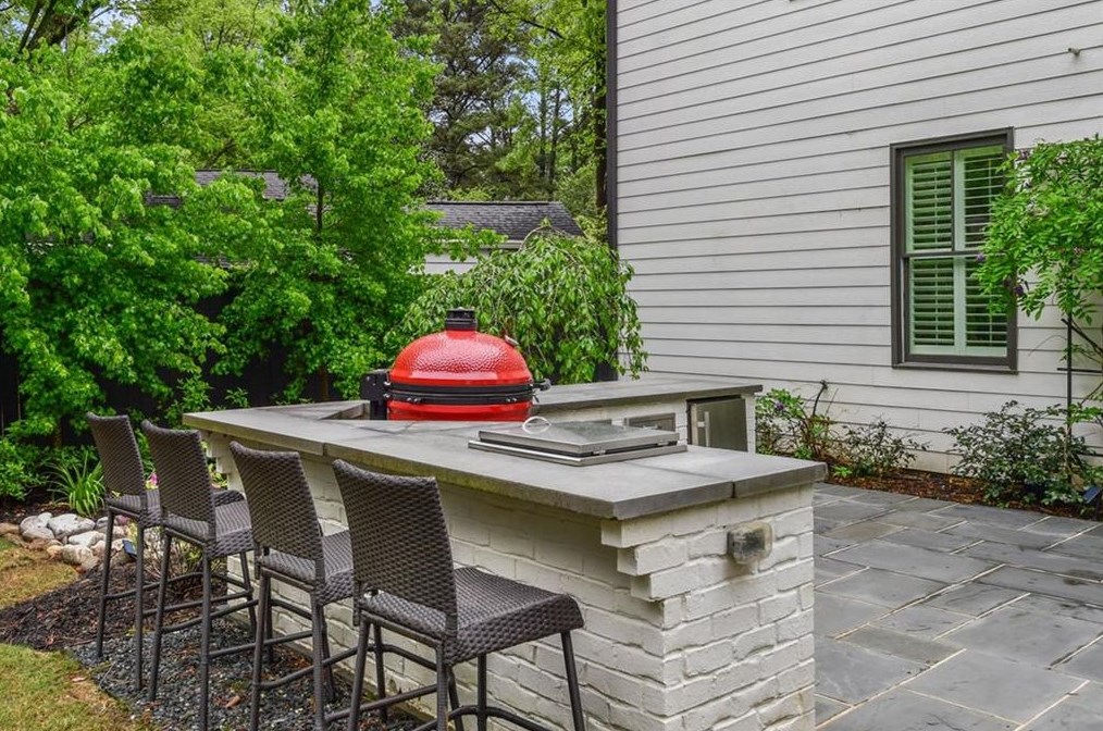 408 Woodhaven Dr, Decatur GA  30030-1648 exterior