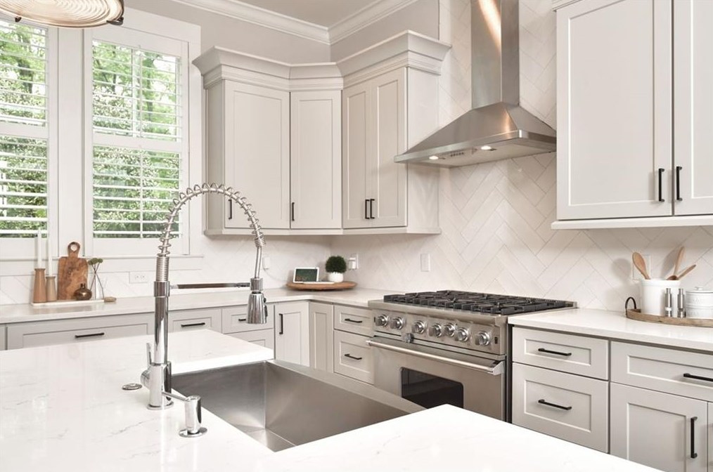 408 Woodhaven Dr, Decatur GA  30030-1648 exterior