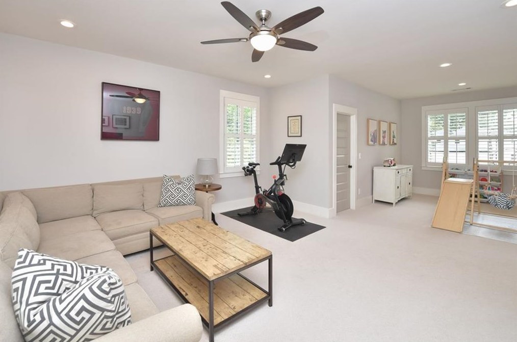 408 Woodhaven Dr, Decatur GA  30030-1648 exterior