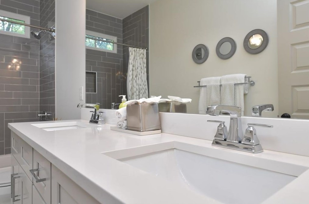 408 Woodhaven Dr, Decatur GA  30030-1648 exterior