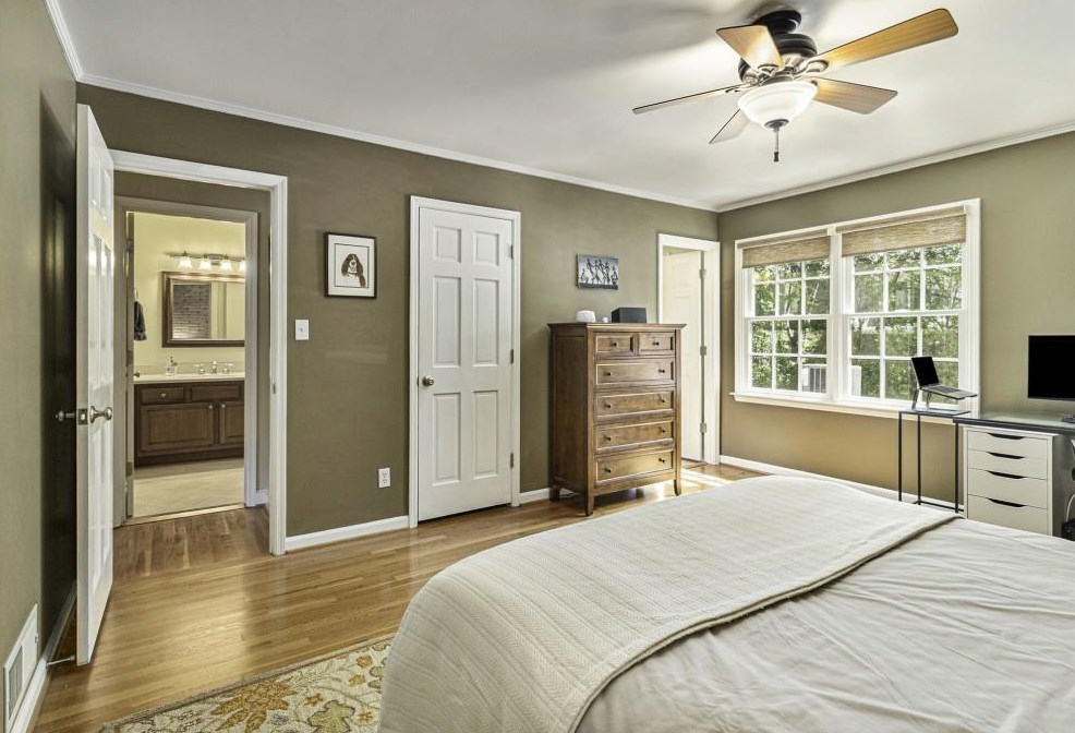 17 Sycamore Sq, Decatur GA  30030-1952 exterior