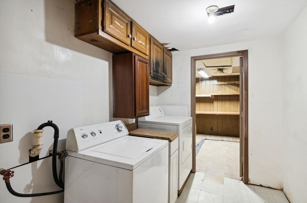 3879 Water Oak Way, Atlanta GA  30340-2535 exterior