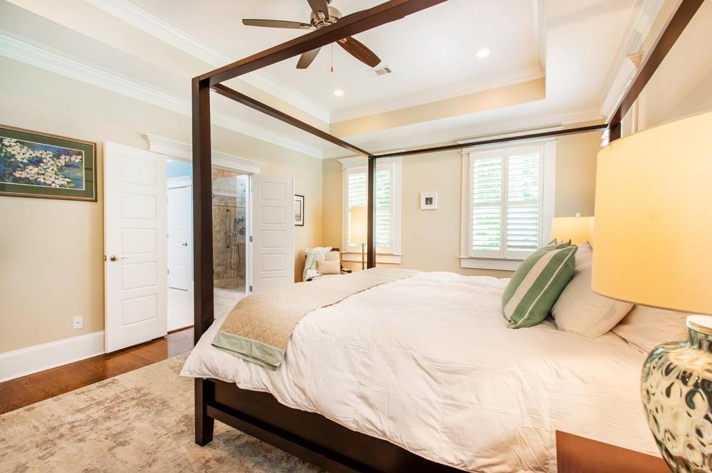 1403 Oldfield Rd, Decatur GA  30030-4554 exterior