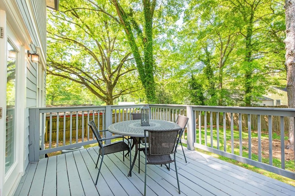 1403 Oldfield Rd, Decatur GA  30030-4554 exterior