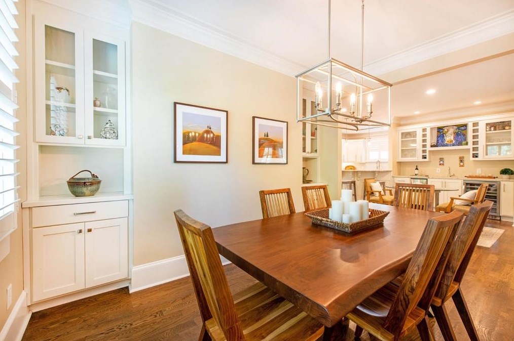 1403 Oldfield Rd, Decatur GA  30030-4554 exterior