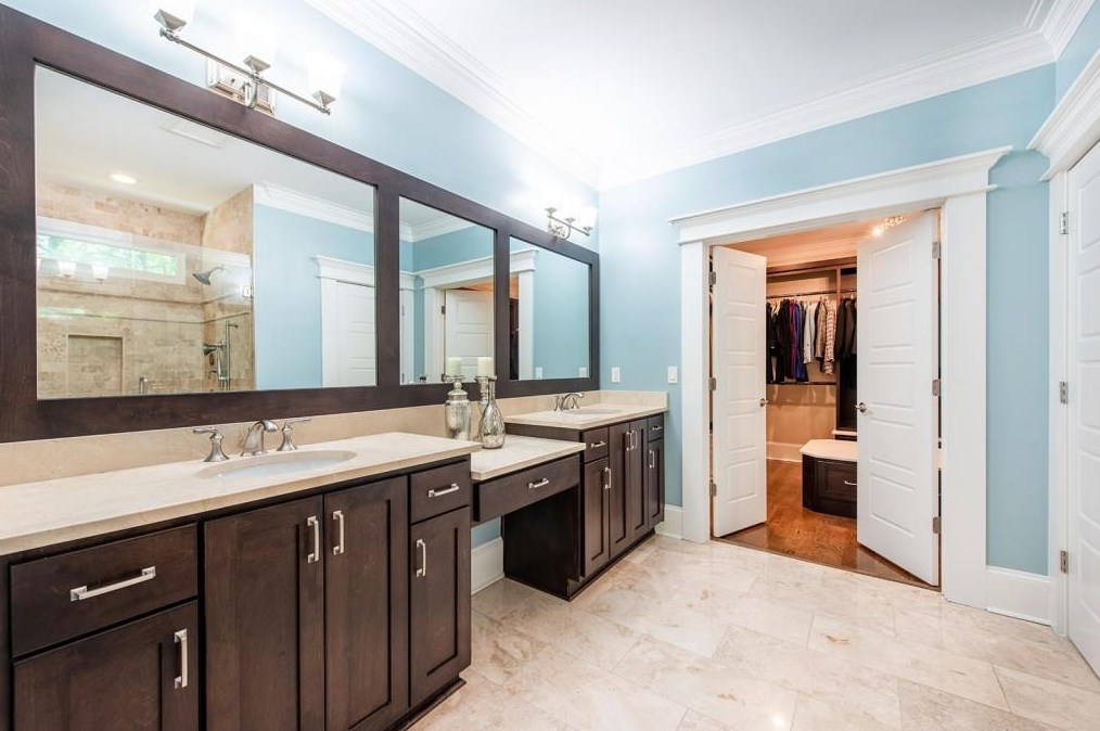 1403 Oldfield Rd, Decatur GA  30030-4554 exterior