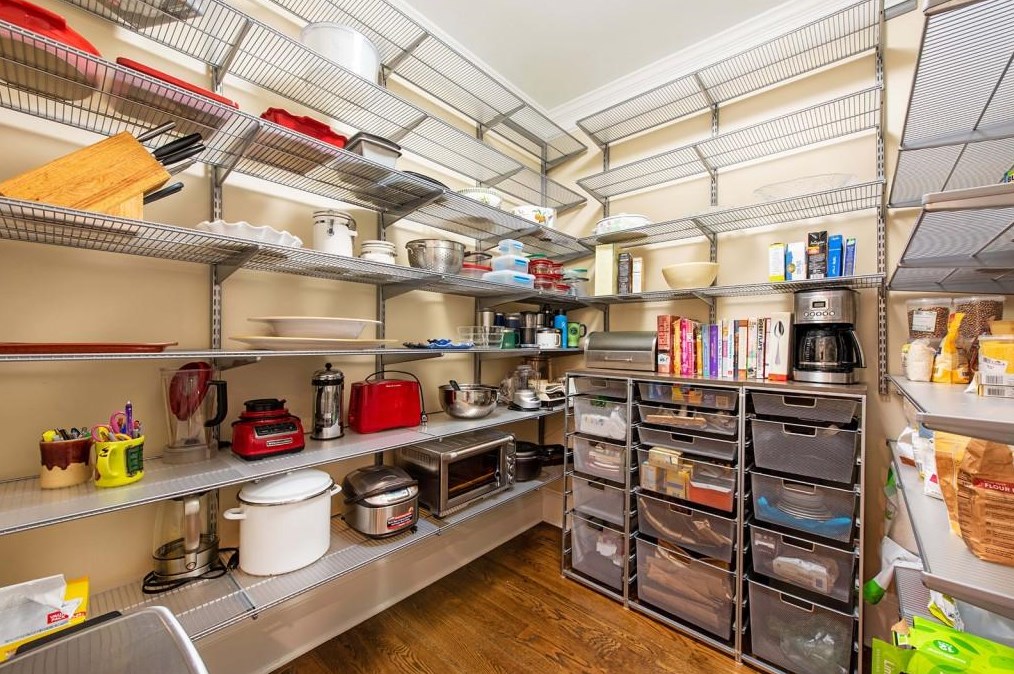 1403 Oldfield Rd, Decatur GA  30030-4554 exterior