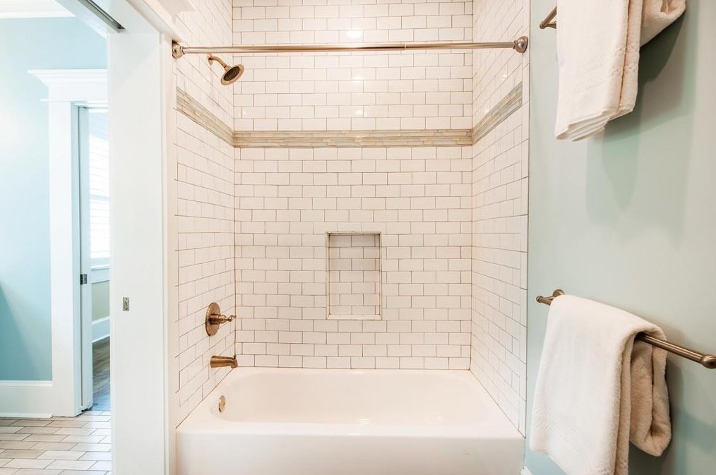 1403 Oldfield Rd, Decatur GA  30030-4554 exterior