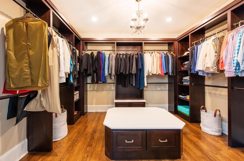 1403 Oldfield Rd, Decatur GA  30030-4554 exterior