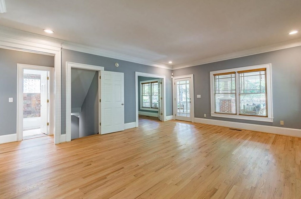 2149 Oakview Rd, Atlanta GA  30317-2637 exterior