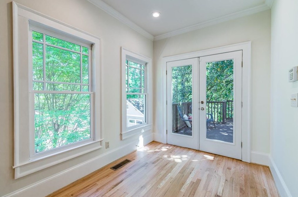 2149 Oakview Rd, Atlanta GA  30317-2637 exterior