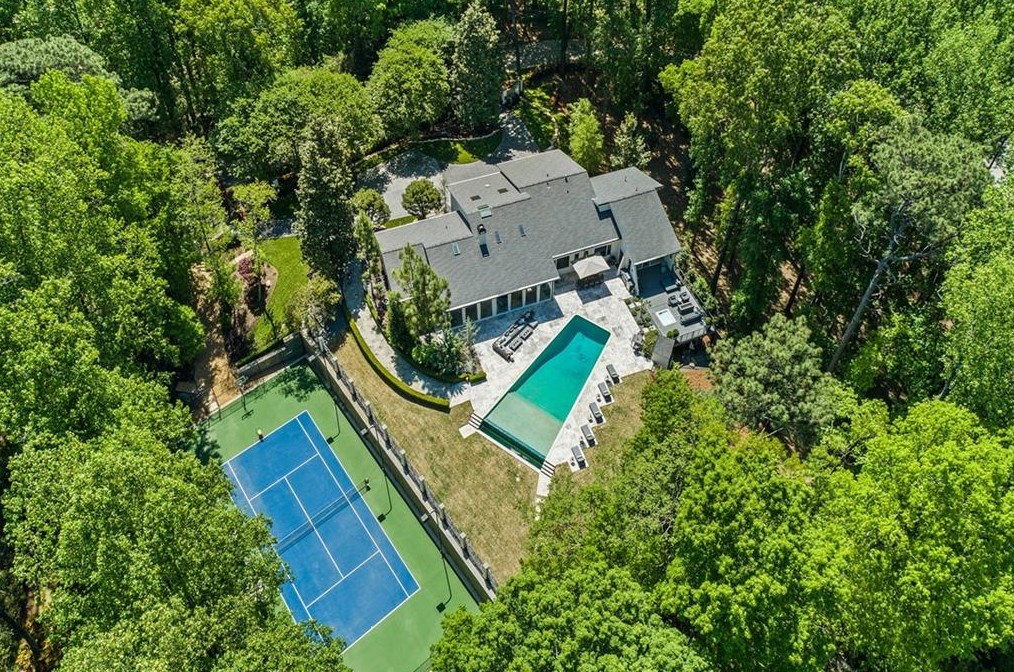 3620 Ridgewood Rd, Atlanta GA  30327-2422 exterior