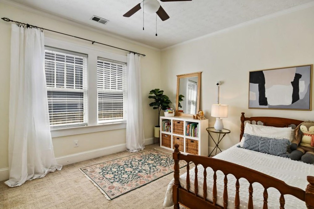 2286 Oakview Rd, Atlanta GA  30317-0026 exterior