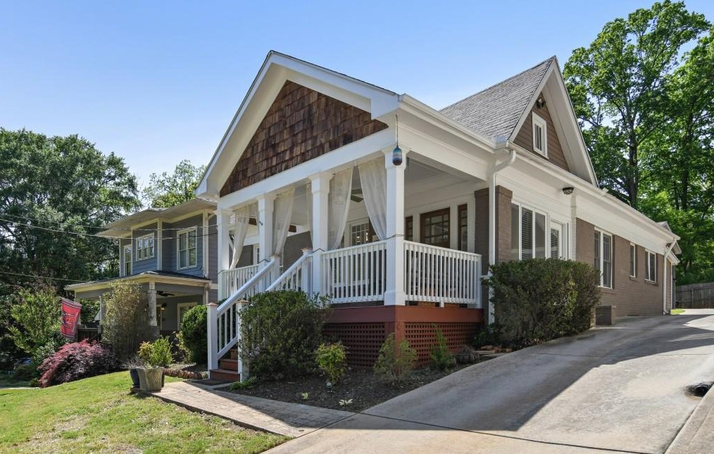 2286 Oakview Rd, Atlanta GA  30317-0026 exterior