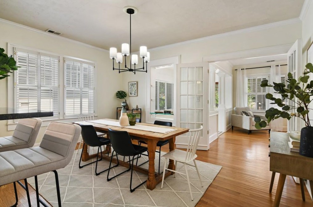 2286 Oakview Rd, Atlanta GA  30317-0026 exterior