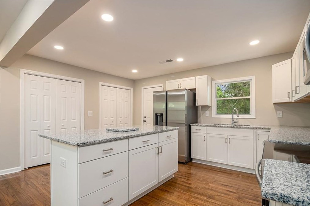 2994 Westbury Dr, Decatur GA  30033-6010 exterior