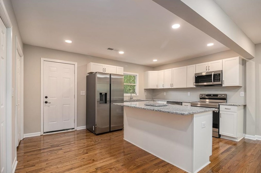 2994 Westbury Dr, Decatur GA  30033-6010 exterior