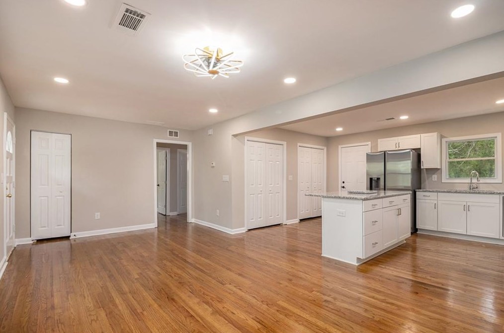 2994 Westbury Dr, Decatur GA  30033-6010 exterior