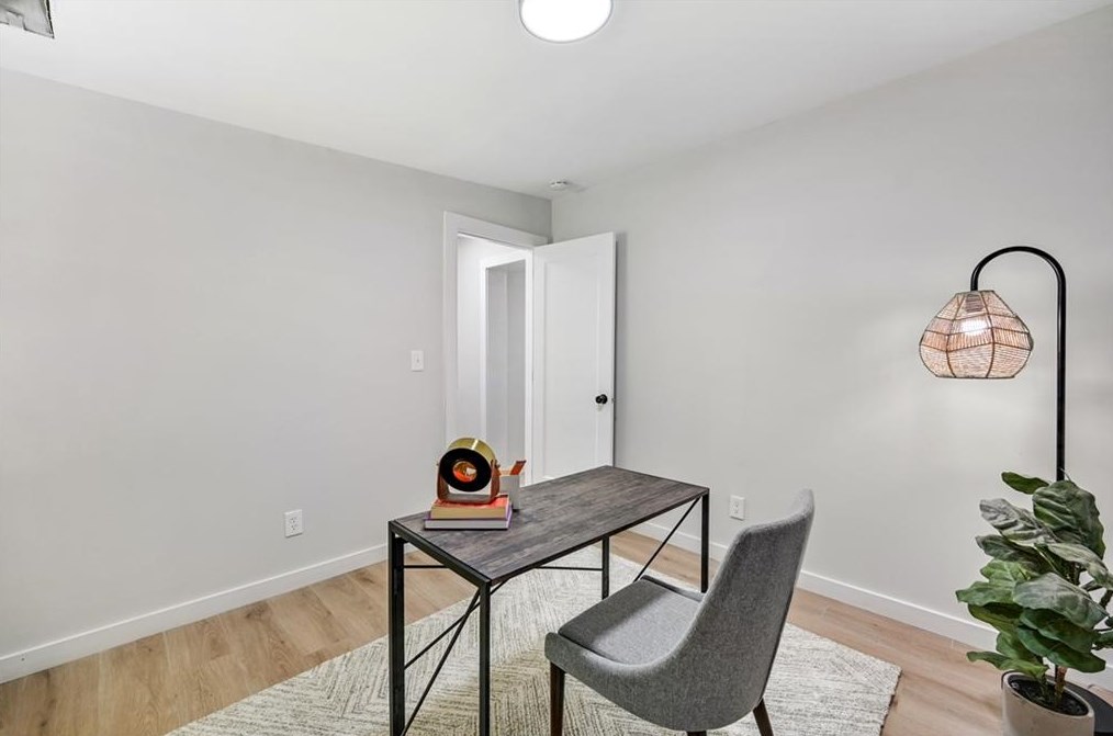 1087 Wedgewood Dr, Atlanta GA  30318-4553 exterior