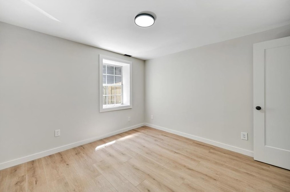 1087 Wedgewood Dr, Atlanta GA  30318-4553 exterior