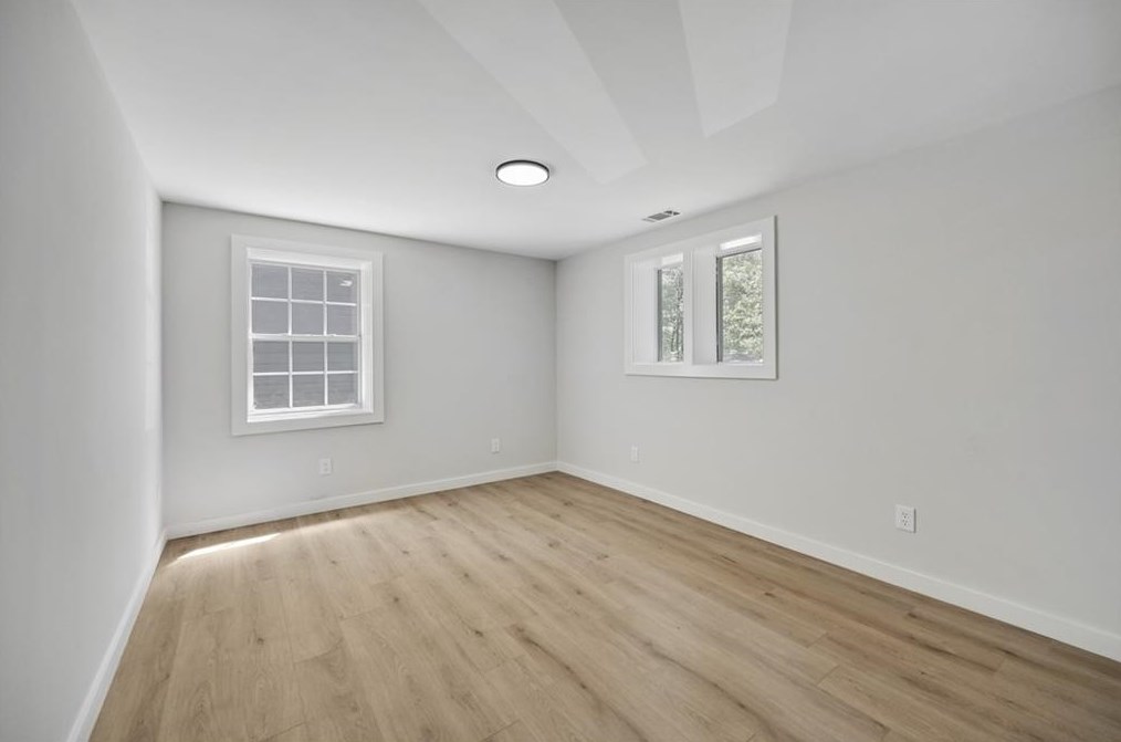 1087 Wedgewood Dr, Atlanta GA  30318-4553 exterior