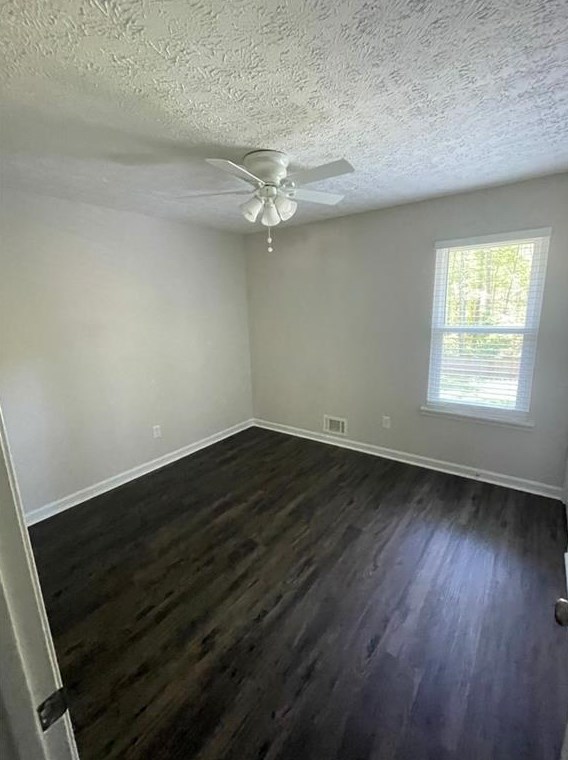 572 Emerald Pines Dr, Dallas GA  30157-8527 exterior