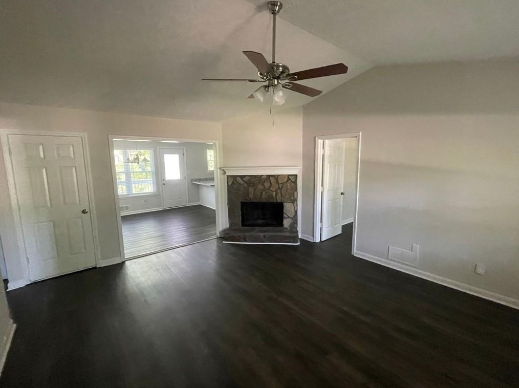 572 Emerald Pines Dr, Dallas GA  30157-8527 exterior