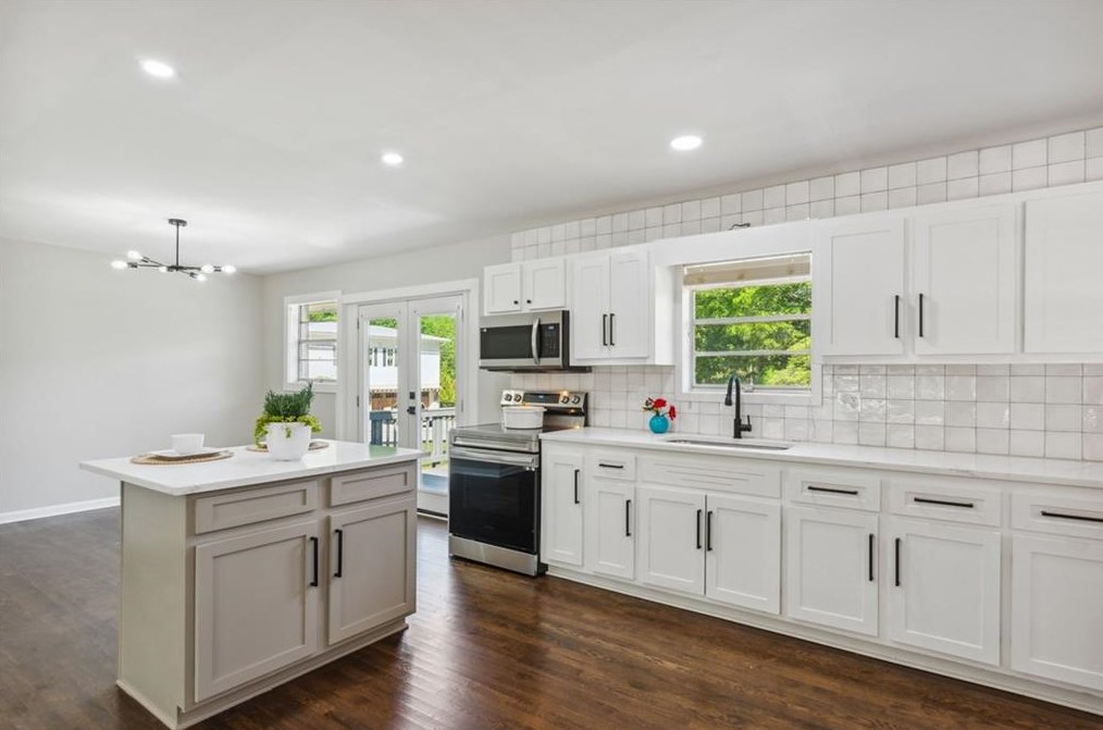 309 Milton Ave, Alpharetta GA  30009-1513 exterior