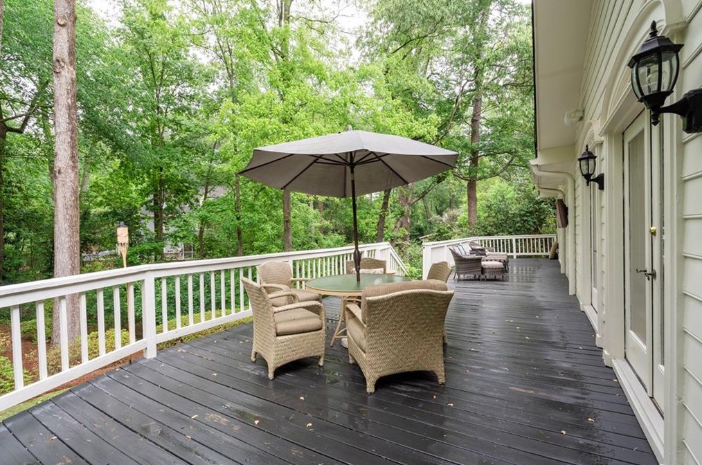 1856 Walthall Dr, Atlanta GA  30318-2647 exterior