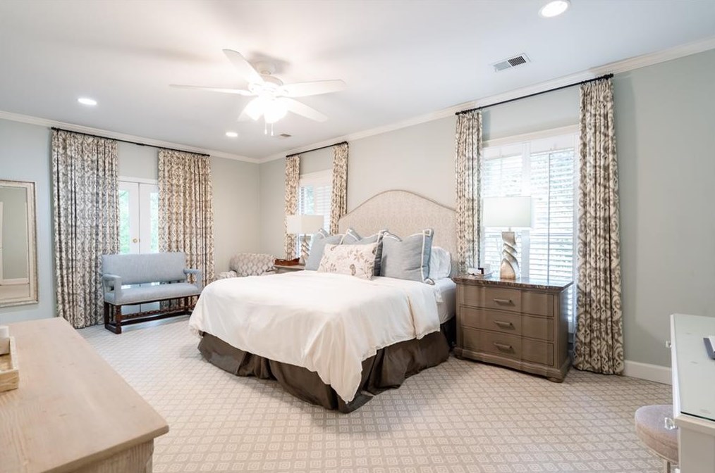 1856 Walthall Dr, Atlanta GA  30318-2647 exterior