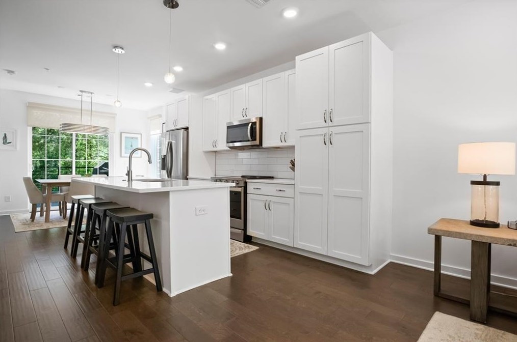 207 Devore Rd, Alpharetta GA  30009-0019 exterior