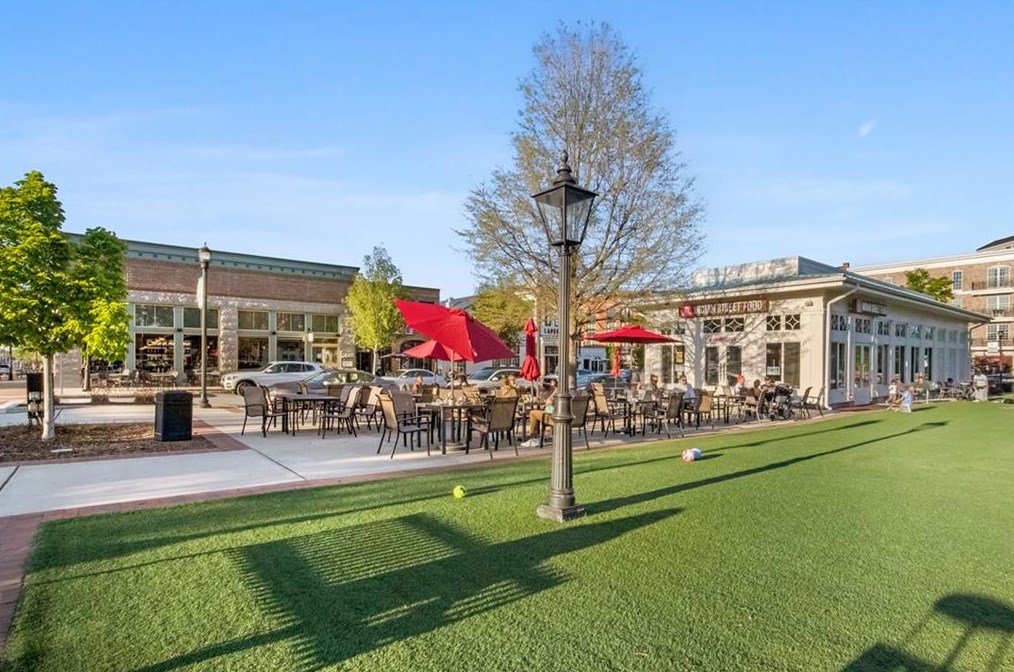 207 Devore Rd, Alpharetta GA  30009-0019 exterior