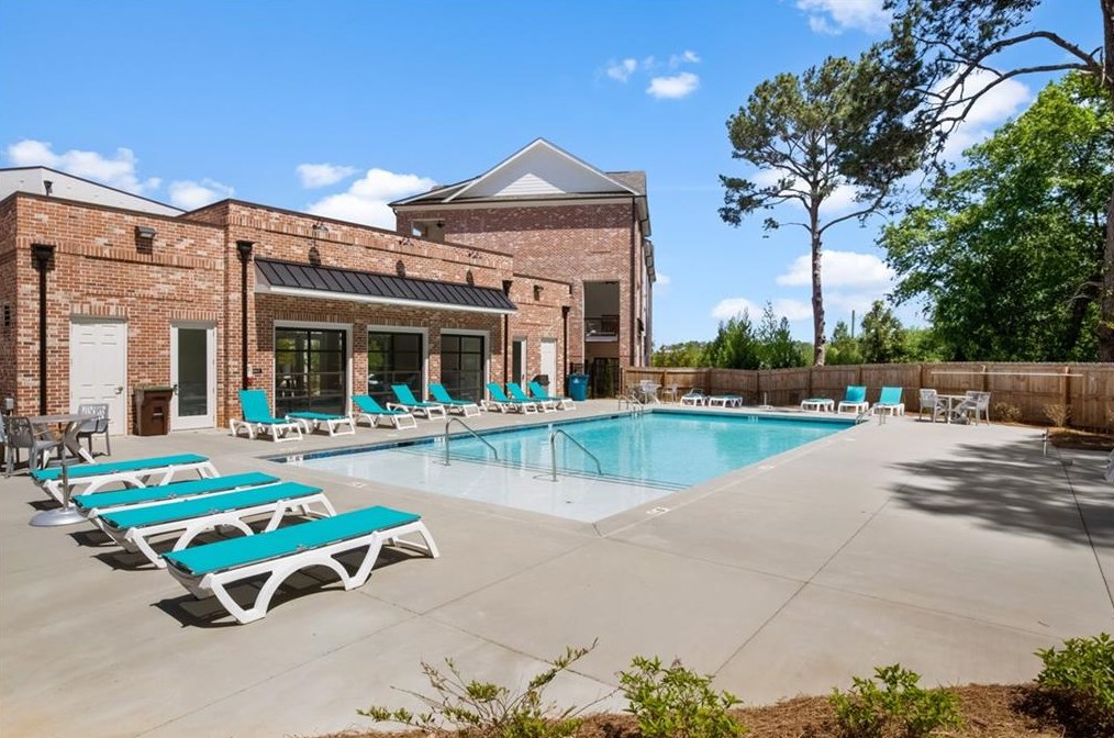 207 Devore Rd, Alpharetta GA  30009-0019 exterior