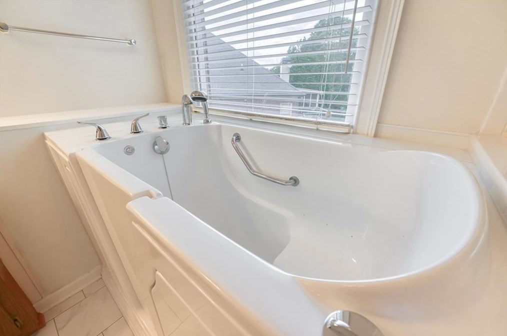 1015 Lewis Ridge Cir, Lawrenceville GA  30045-8899 exterior