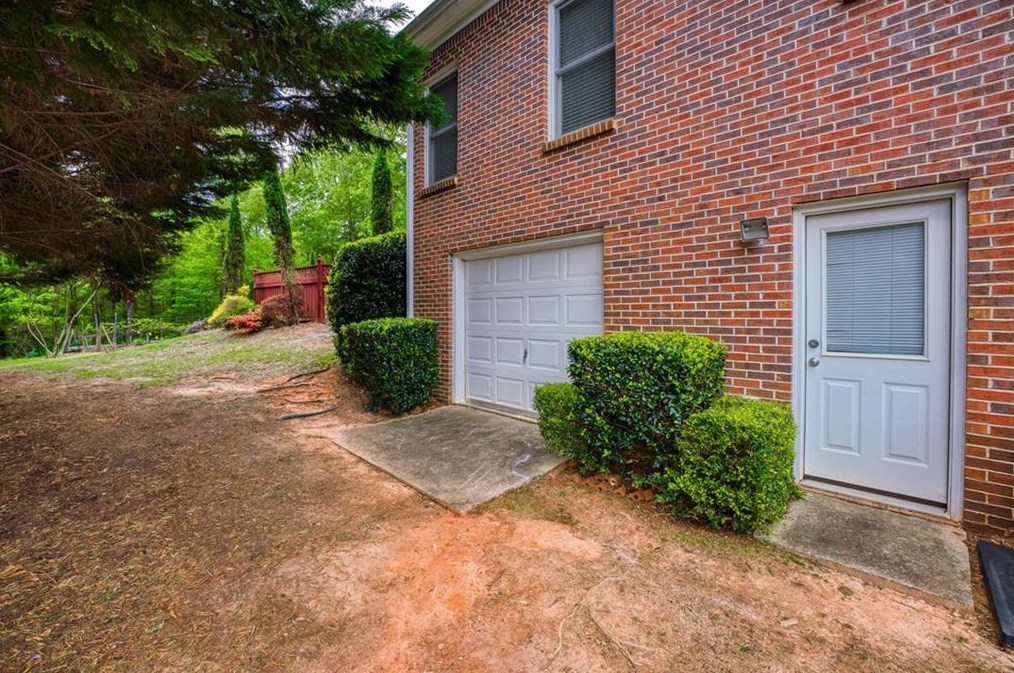 1015 Lewis Ridge Cir, Lawrenceville GA  30045-8899 exterior